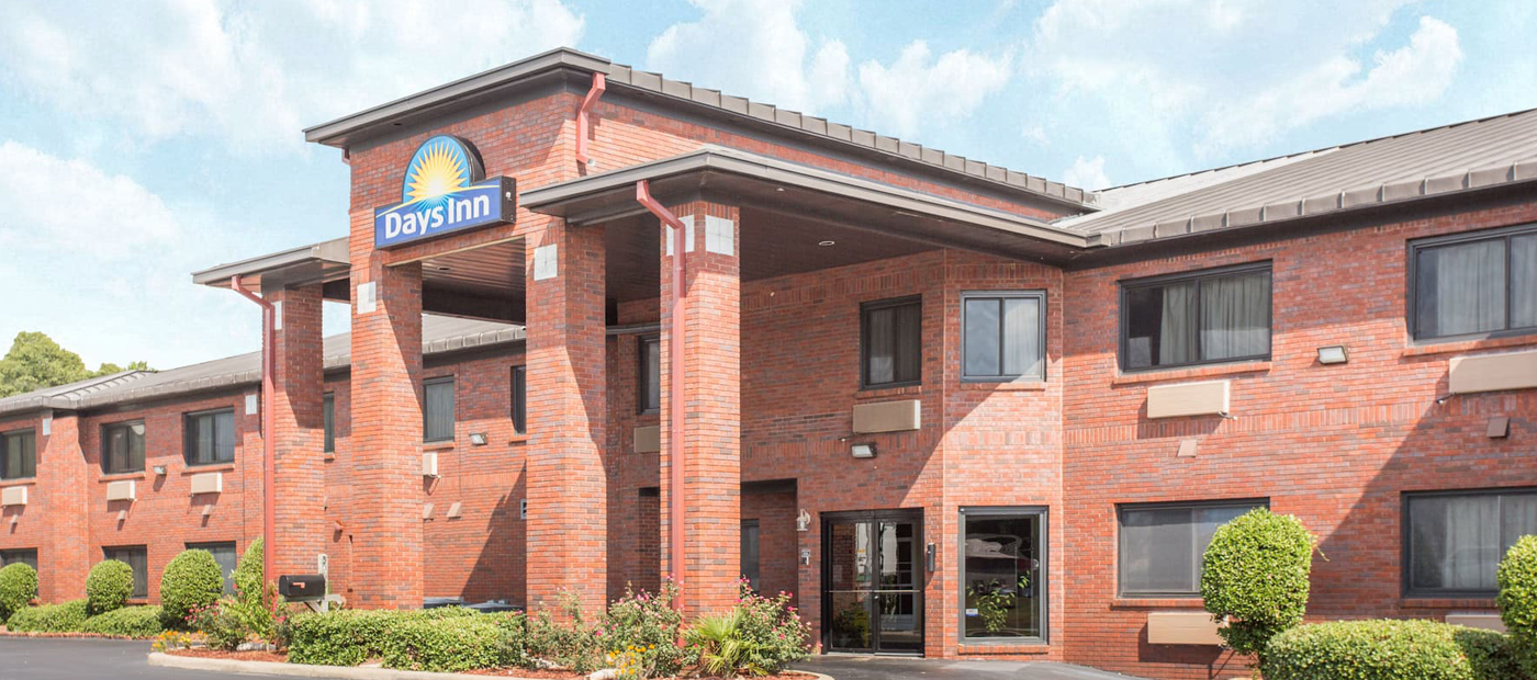 Days Inn by Wyndham Phenix City Near Fort Moore